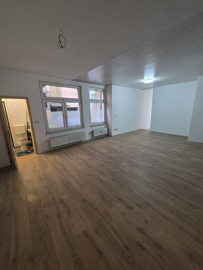 Pronájem bytu 2+kk 73 m², Darrplatz 13, Apolda, Durynsko Pronájem bytu 2+kk 73 m², Darrplatz 13, Apolda, Durynsko