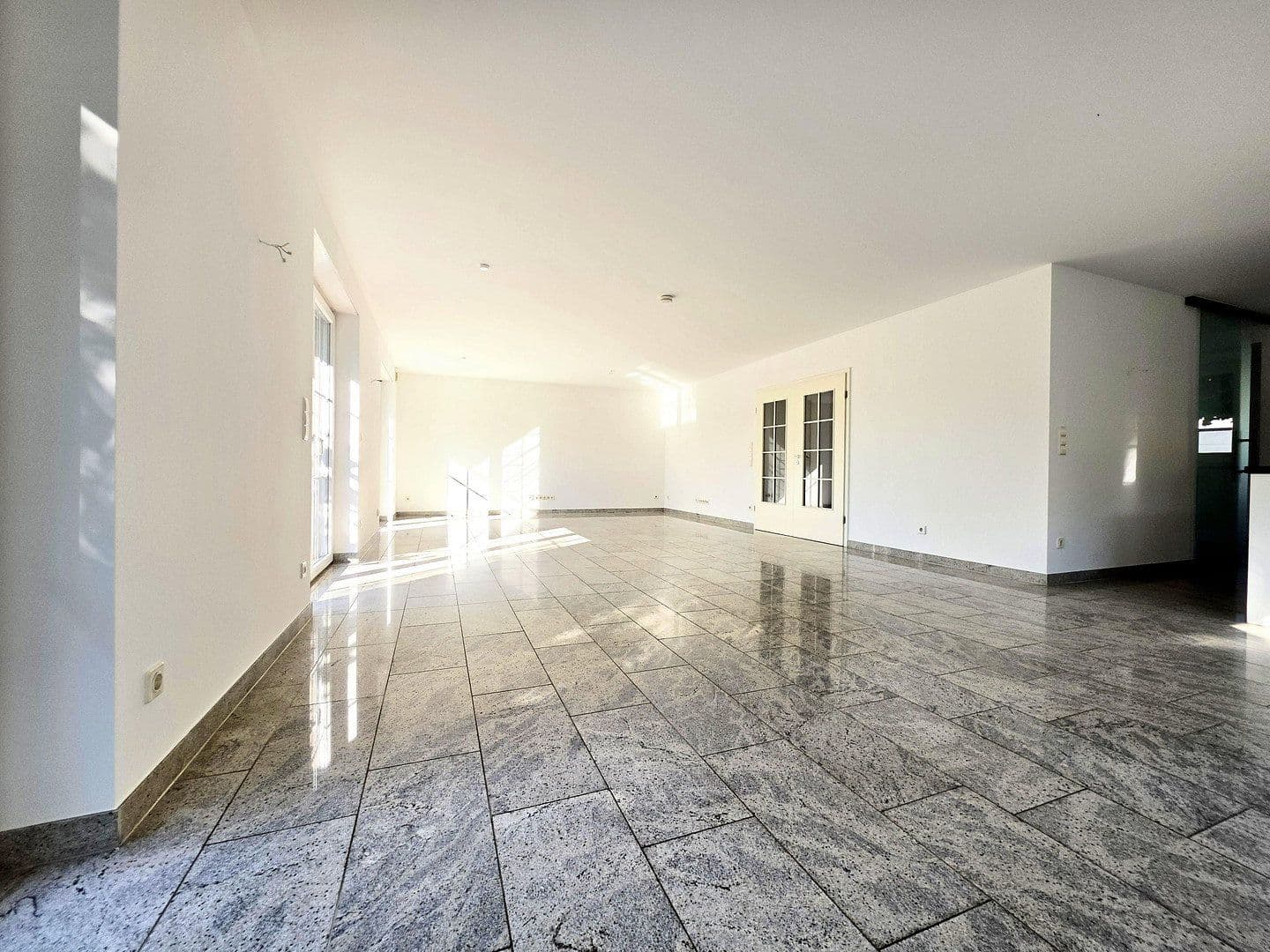 Prodej domu 179 m², pozemek 450 m², Am Schleitershof 65, Krefeld, Severní Porýní-Vestfálsko Prodej domu 179 m², pozemek 450 m², Am Schleitershof 65, Krefeld, Severní Porýní-Vestfálsko