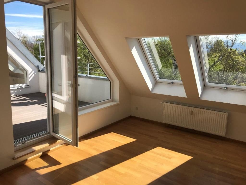 Pronájem bytu 3+kk 104 m², Finsterwalder Str. 25, Rosenheim, Bavorsko Pronájem bytu 3+kk 104 m², Finsterwalder Str. 25, Rosenheim, Bavorsko