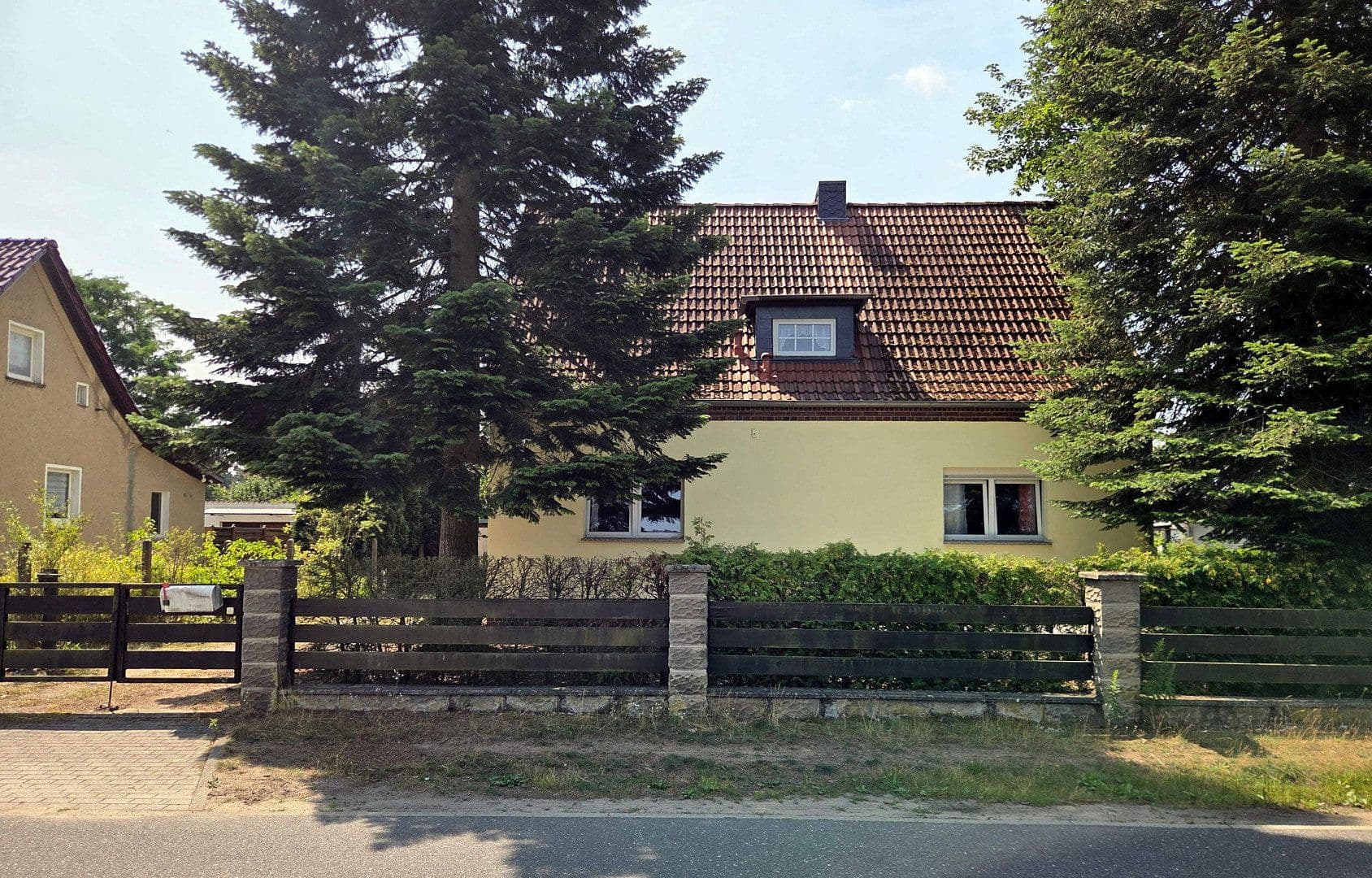 Prodej domu 195 m², pozemek 800 m², Röntgenstrasse 76, Grünheide (Mark), Braniborsko Prodej domu 195 m², pozemek 800 m², Röntgenstrasse 76, Grünheide (Mark), Braniborsko