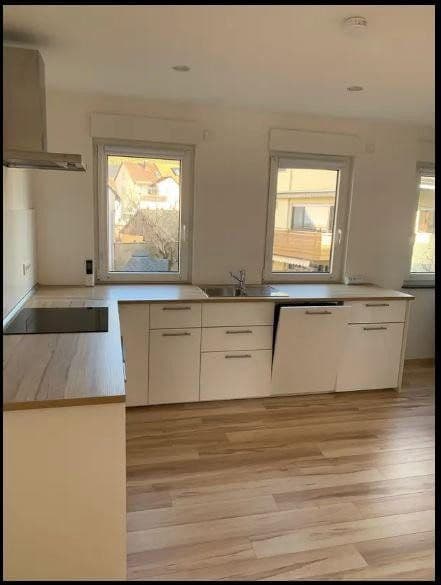 Pronájem bytu 2+1 55 m², Weißenhofstrasse 18, Erlenbach, Bádensko-Württembersko Pronájem bytu 2+1 55 m², Weißenhofstrasse 18, Erlenbach, Bádensko-Württembersko