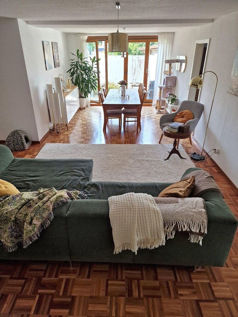 Pronájem bytu 3+kk 98 m², Hauptstrasse 90, Winnenden, Bádensko-Württembersko Pronájem bytu 3+kk 98 m², Hauptstrasse 90, Winnenden, Bádensko-Württembersko