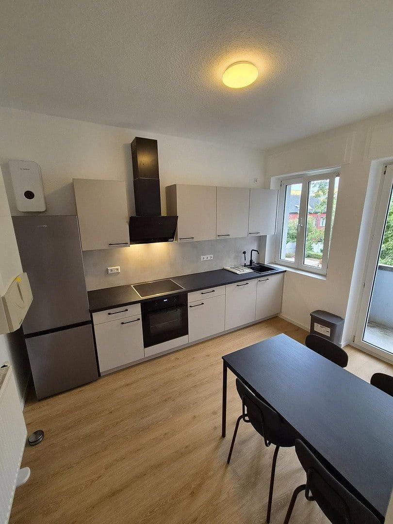 Pronájem bytu 3+1 80 m², Lorenzstr. 2, Karlsruhe, Bádensko-Württembersko Pronájem bytu 3+1 80 m², Lorenzstr. 2, Karlsruhe, Bádensko-Württembersko
