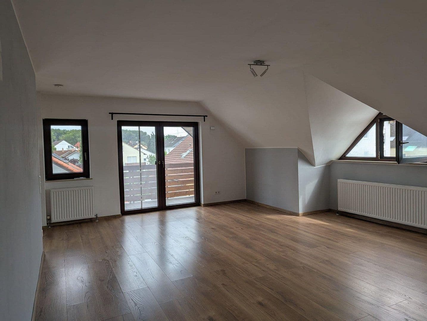 Prodej bytu 2+1 62 m², Nackenheim, Porýní-Falc Prodej bytu 2+1 62 m², Nackenheim, Porýní-Falc