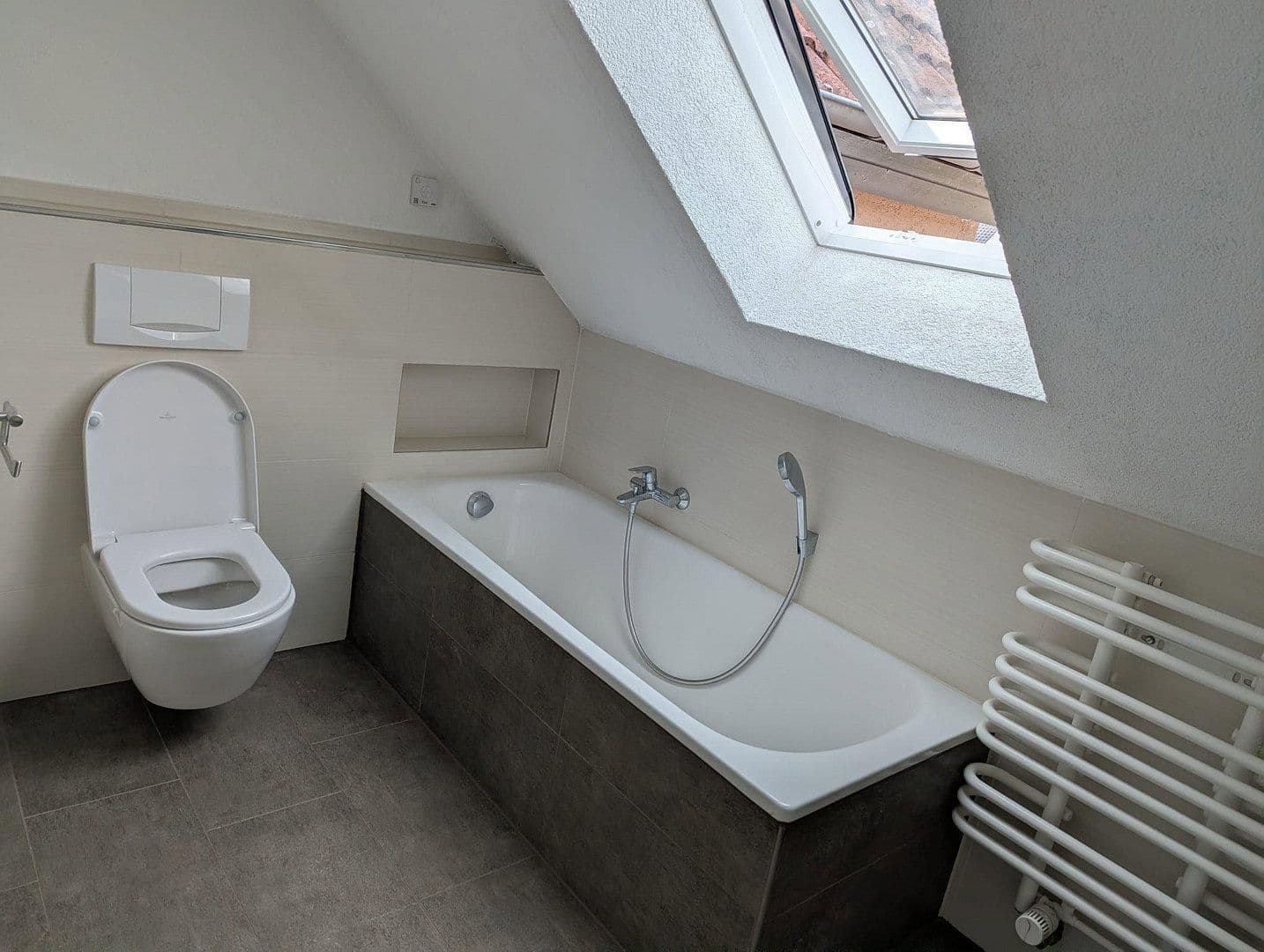 Prodej bytu 2+1 62 m², Nackenheim, Porýní-Falc Prodej bytu 2+1 62 m², Nackenheim, Porýní-Falc