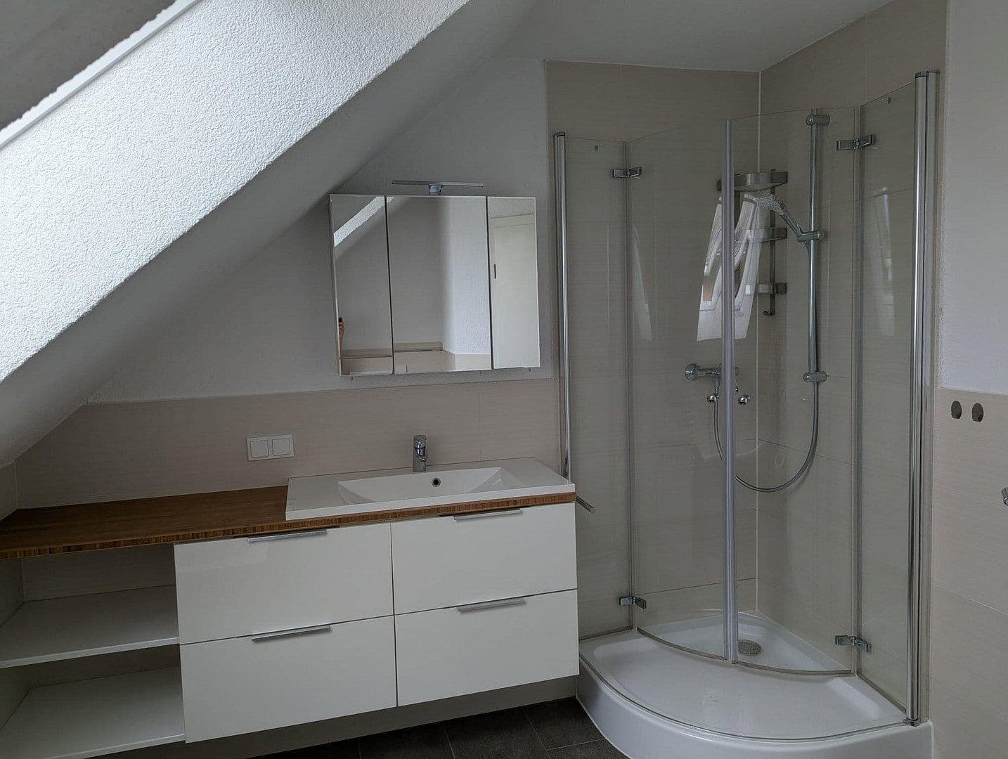 Prodej bytu 2+1 62 m², Nackenheim, Porýní-Falc Prodej bytu 2+1 62 m², Nackenheim, Porýní-Falc
