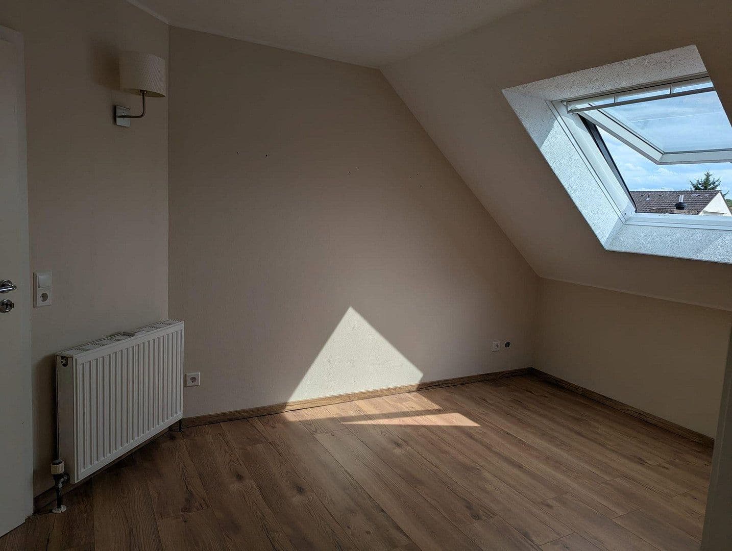 Prodej bytu 2+1 62 m², Nackenheim, Porýní-Falc Prodej bytu 2+1 62 m², Nackenheim, Porýní-Falc