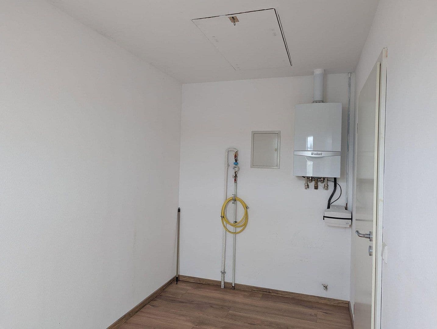 Prodej bytu 2+1 62 m², Nackenheim, Porýní-Falc Prodej bytu 2+1 62 m², Nackenheim, Porýní-Falc