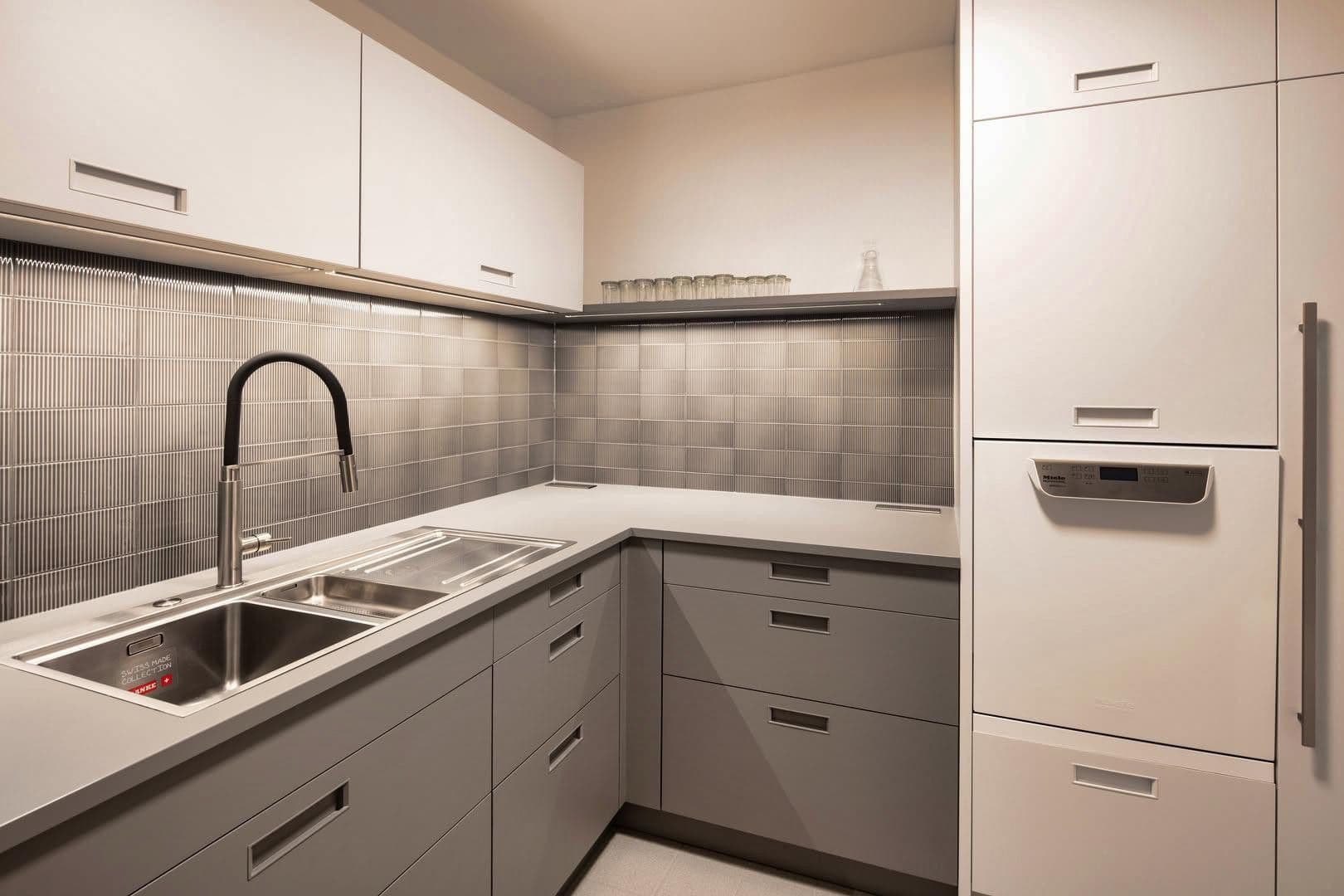 Prodej domu 375 m², pozemek 388 m², Bergisch Gladbach, Severní Porýní-Vestfálsko Prodej domu 375 m², pozemek 388 m², Bergisch Gladbach, Severní Porýní-Vestfálsko