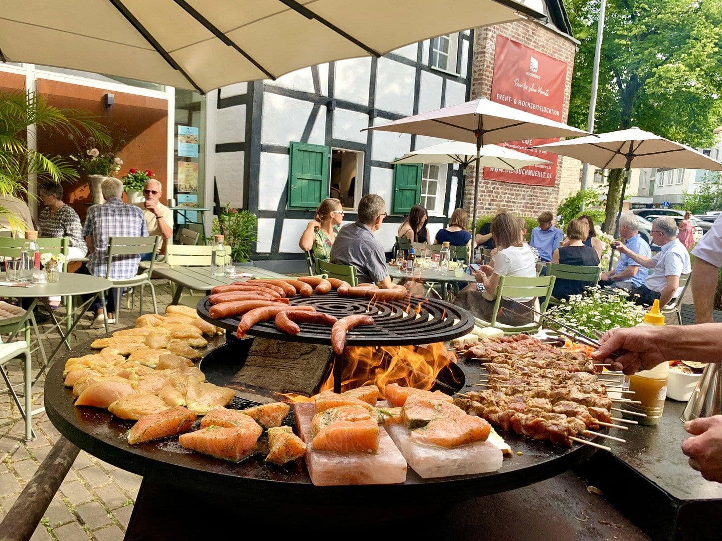 Prodej domu 375 m², pozemek 388 m², Bergisch Gladbach, Severní Porýní-Vestfálsko Prodej domu 375 m², pozemek 388 m², Bergisch Gladbach, Severní Porýní-Vestfálsko