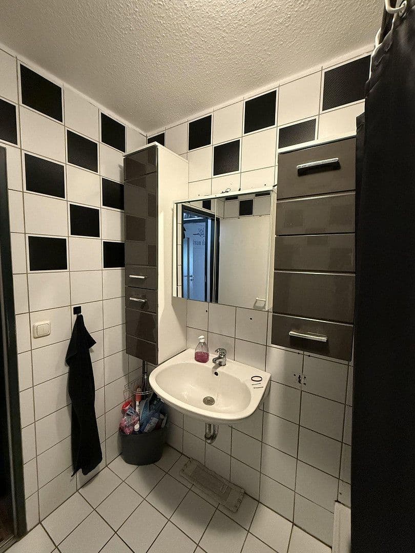 Prodej bytu 2+1 34 m², Grebensteiner Straße 8, Kassel, Hessen Prodej bytu 2+1 34 m², Grebensteiner Straße 8, Kassel, Hessen