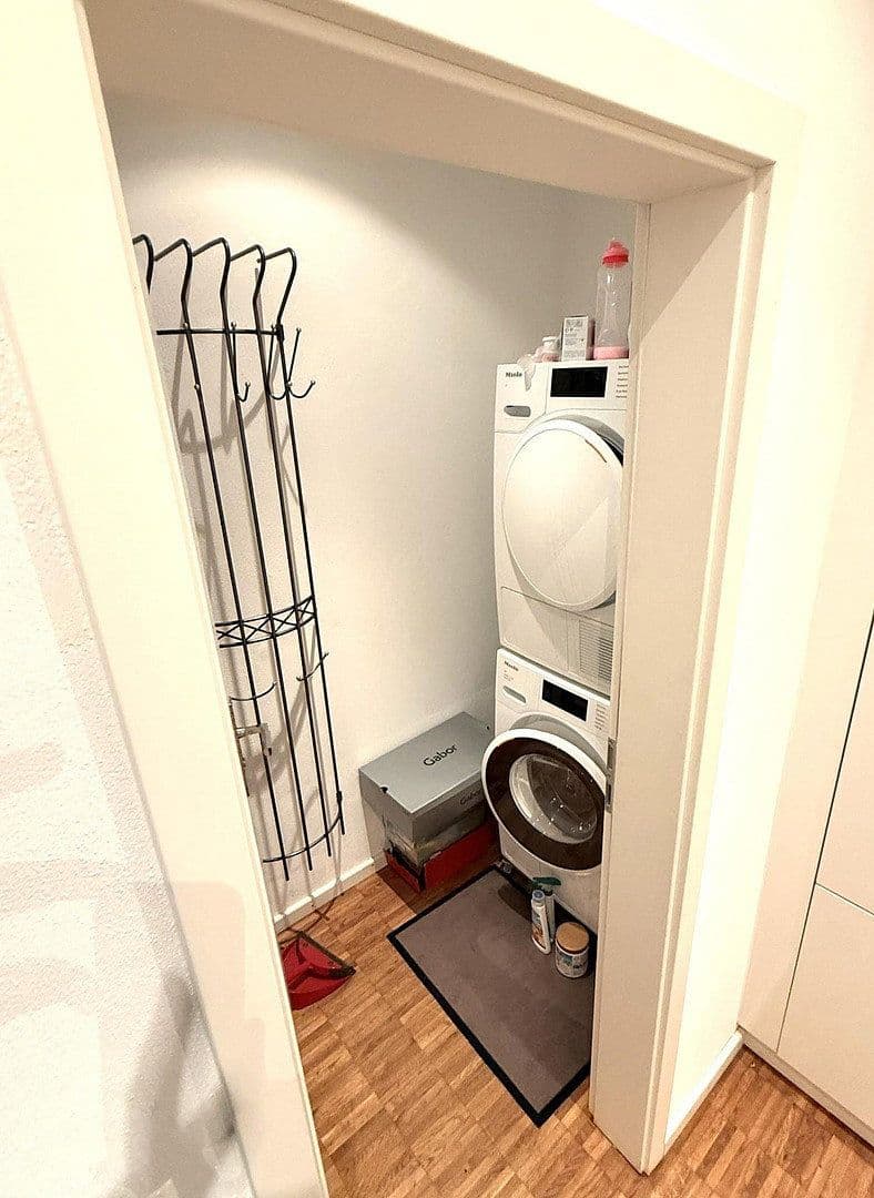Pronájem bytu 3+1 115 m², Ellmaierstraße 6, Rosenheim, Bavorsko Pronájem bytu 3+1 115 m², Ellmaierstraße 6, Rosenheim, Bavorsko