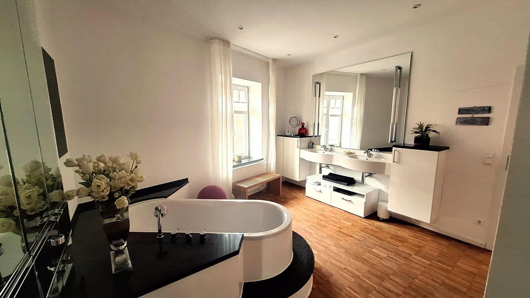 Pronájem bytu 3+1 115 m², Ellmaierstraße 6, Rosenheim, Bavorsko Pronájem bytu 3+1 115 m², Ellmaierstraße 6, Rosenheim, Bavorsko