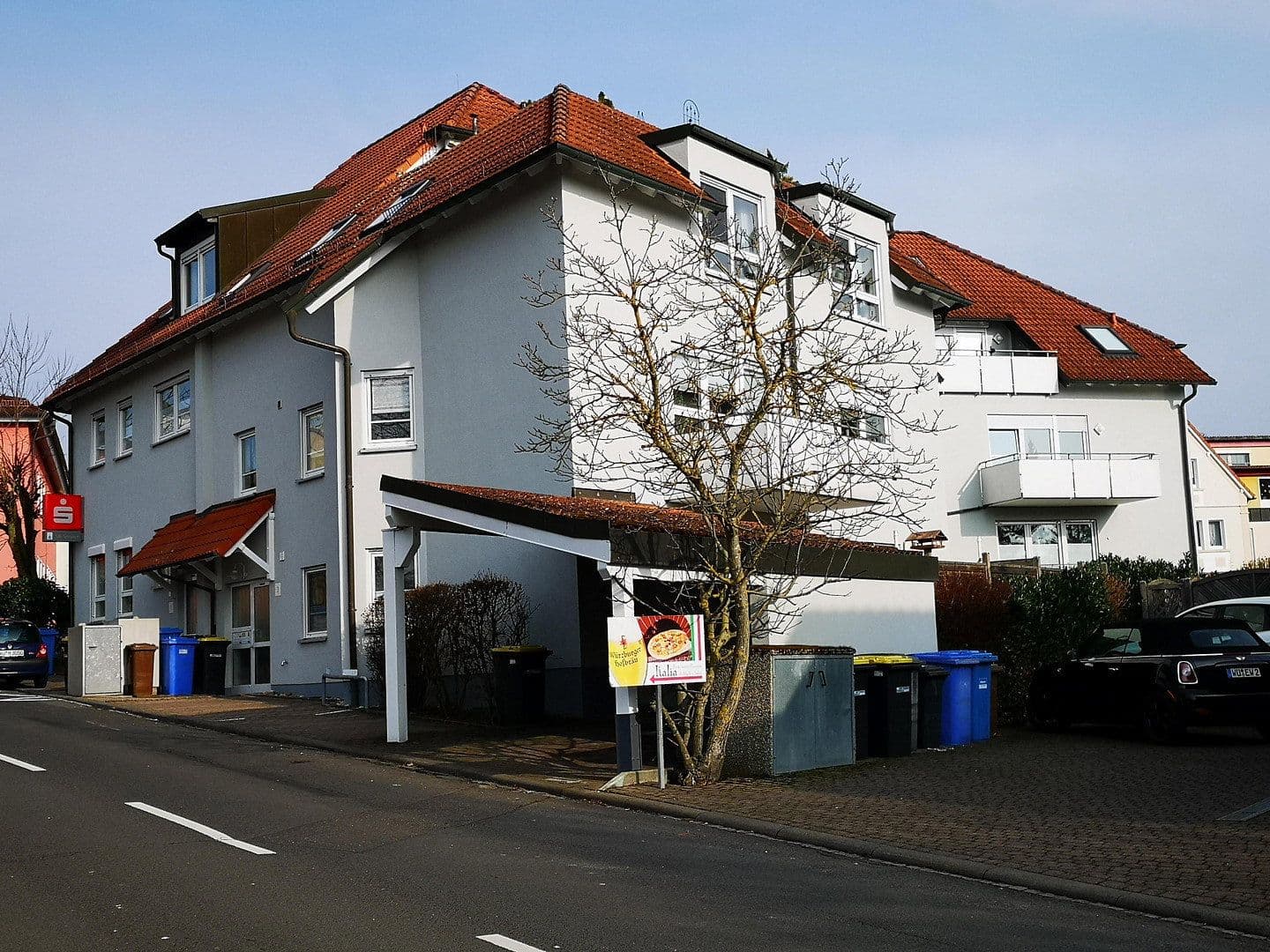 Pronájem bytu 3+1 88 m², Am Rathaus 2/ Friedhofstrasse 1, Kist, Bavorsko Pronájem bytu 3+1 88 m², Am Rathaus 2/ Friedhofstrasse 1, Kist, Bavorsko