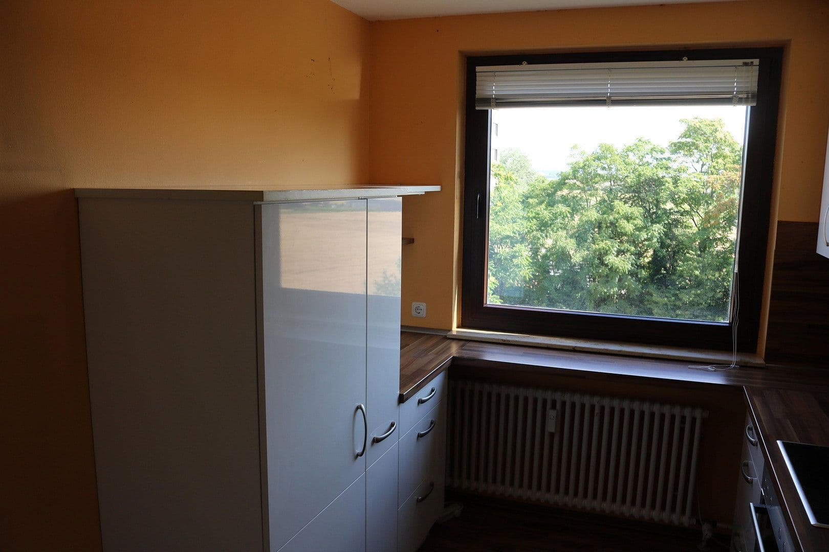 Prodej bytu 2+1 61 m², Herderstr. 21, Hochheim, Hessen Prodej bytu 2+1 61 m², Herderstr. 21, Hochheim, Hessen