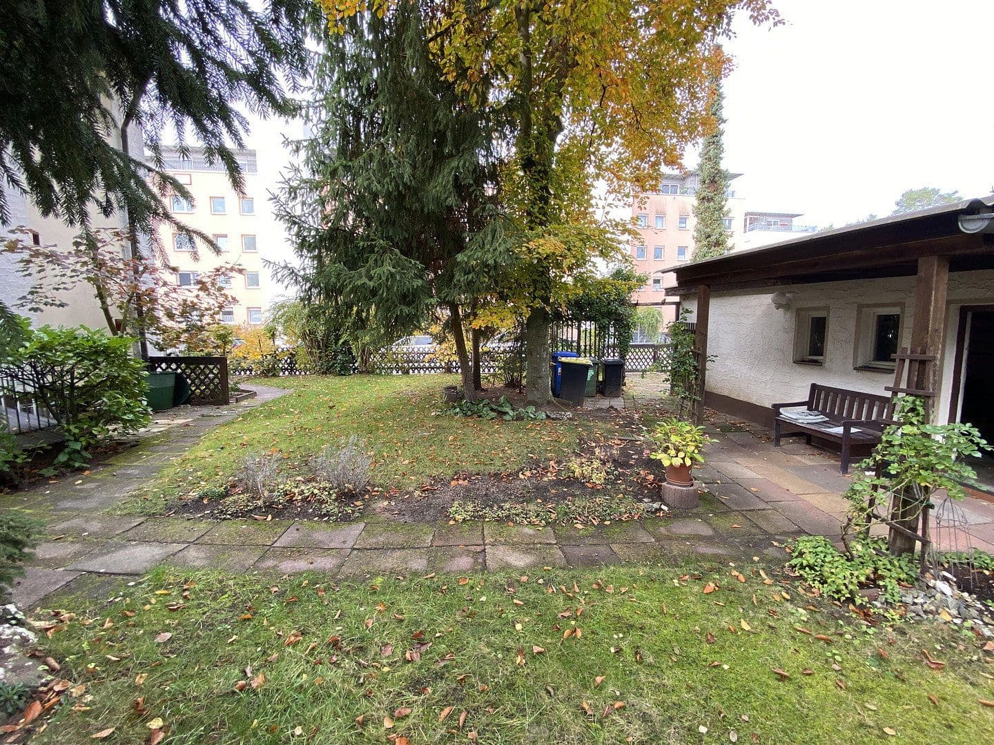 Prodej domu 240 m², pozemek 500 m², Marienbader Straße, Erlangen, Bavorsko Prodej domu 240 m², pozemek 500 m², Marienbader Straße, Erlangen, Bavorsko