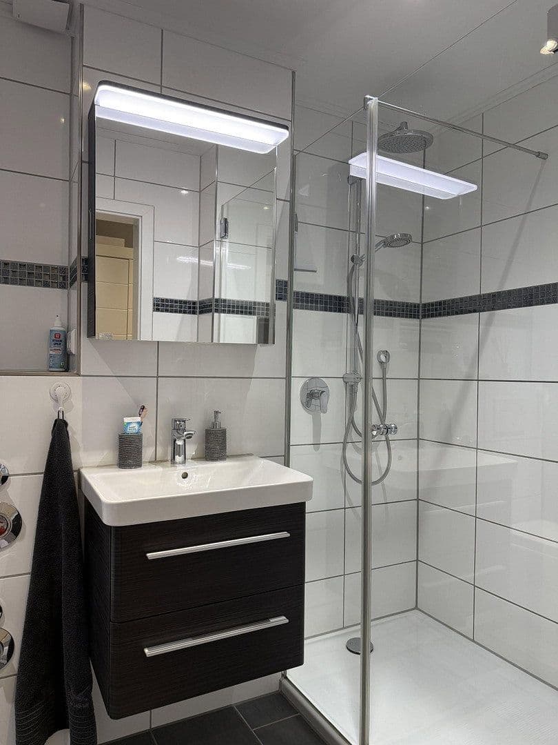 Prodej bytu 4+1 90 m², Bremen-Arbergen, Bremen Prodej bytu 4+1 90 m², Bremen-Arbergen, Bremen