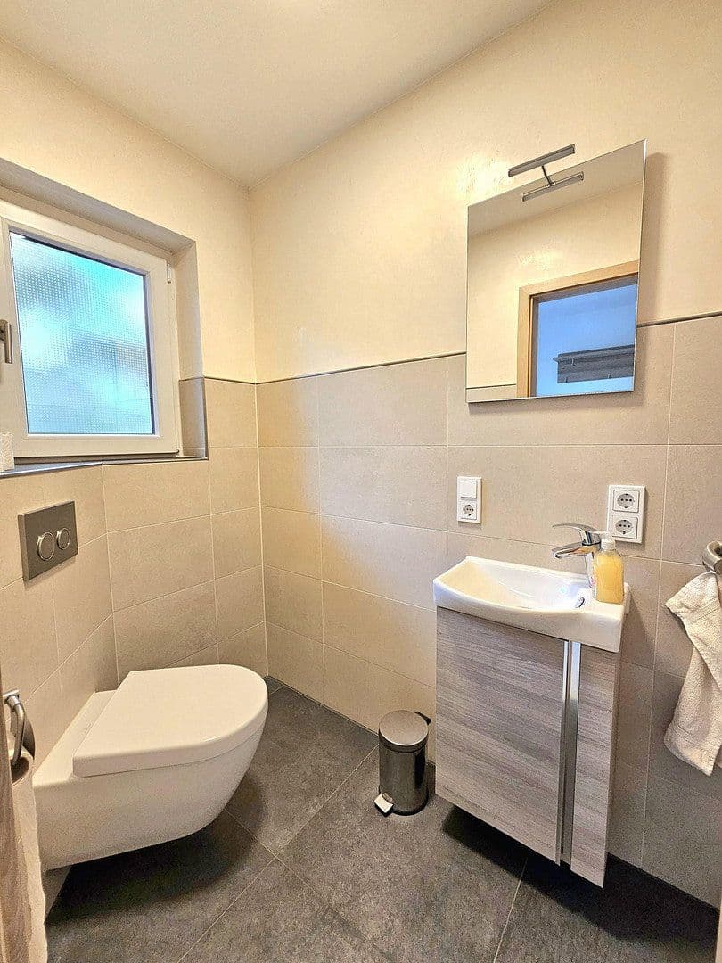 Pronájem bytu 3+kk 155 m², Feldstraße 3, Bad Soden-Salmünster, Hessen Pronájem bytu 3+kk 155 m², Feldstraße 3, Bad Soden-Salmünster, Hessen