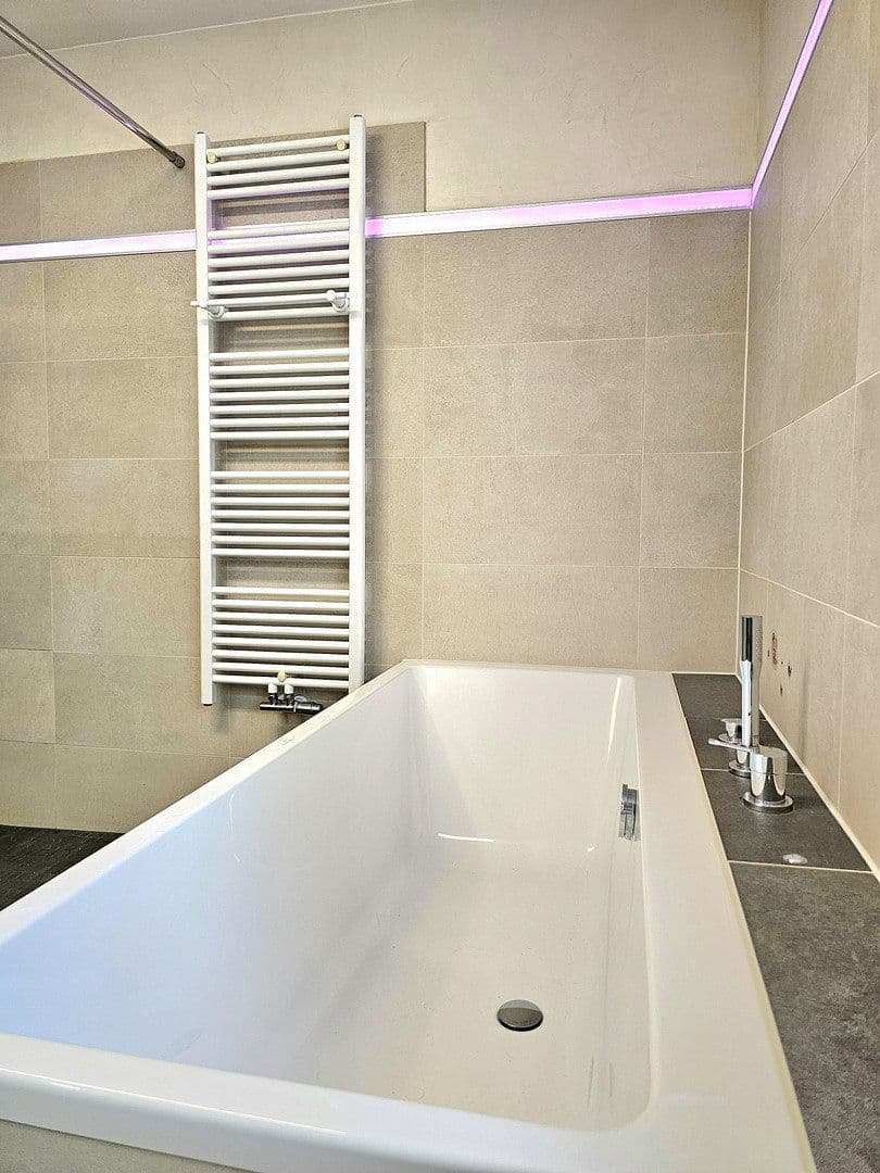 Pronájem bytu 3+kk 155 m², Feldstraße 3, Bad Soden-Salmünster, Hessen Pronájem bytu 3+kk 155 m², Feldstraße 3, Bad Soden-Salmünster, Hessen