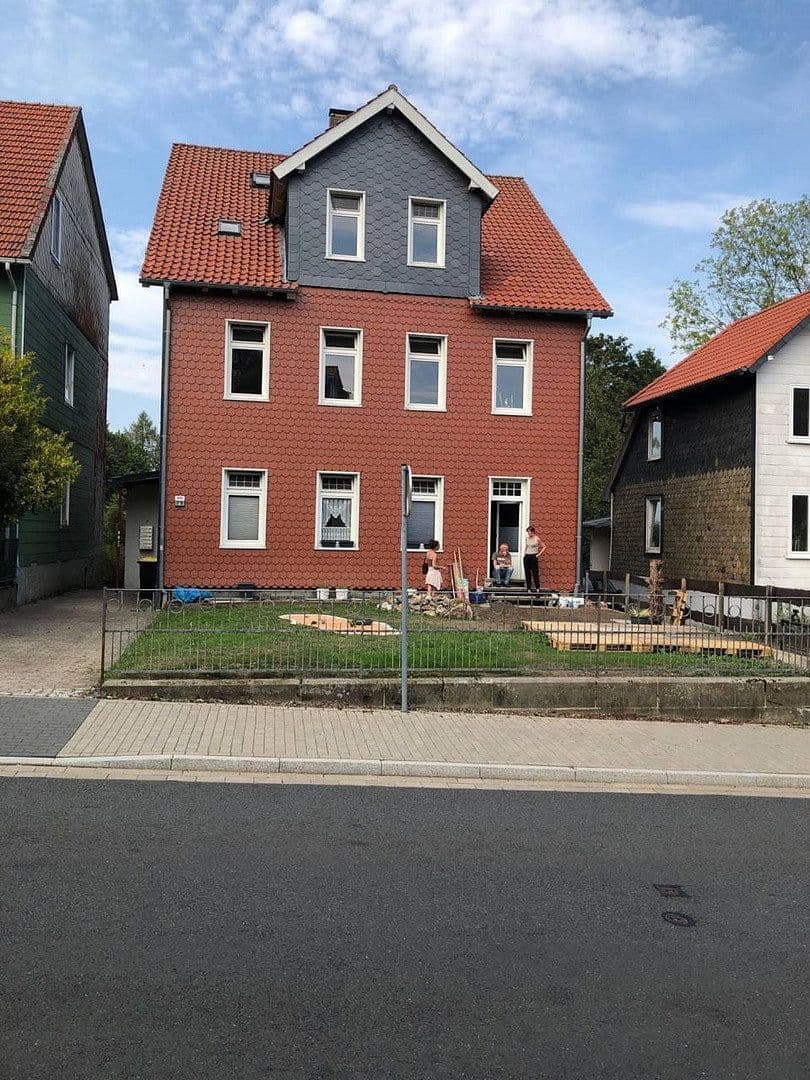 Pronájem bytu 4+1 120 m², Erzstraße 29, Clausthal-Zellerfeld, Dolní Sasko Pronájem bytu 4+1 120 m², Erzstraße 29, Clausthal-Zellerfeld, Dolní Sasko
