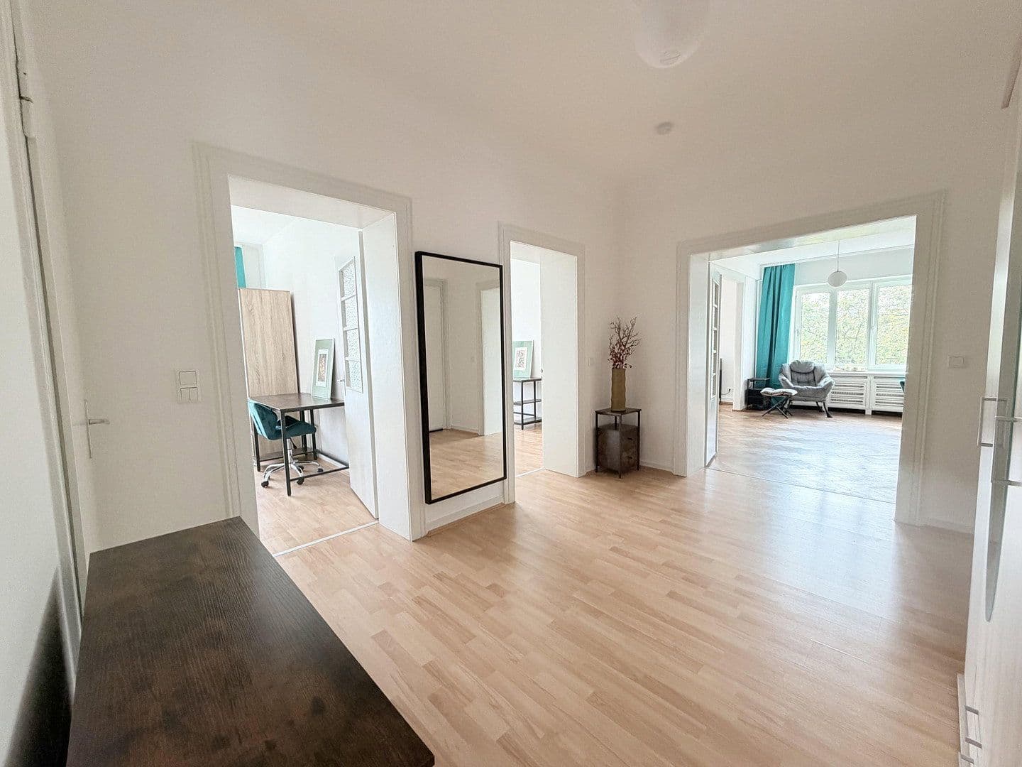 Pronájem bytu 95 m², Uerdinger Str., Düsseldorf, Severní Porýní-Vestfálsko Pronájem bytu 95 m², Uerdinger Str., Düsseldorf, Severní Porýní-Vestfálsko