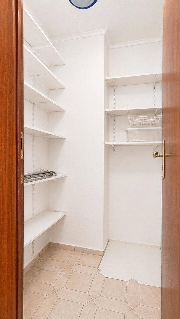 Prodej bytu 2+1 91 m², Blumenthalstrasse 13, Berlin, Berlín Prodej bytu 2+1 91 m², Blumenthalstrasse 13, Berlin, Berlín