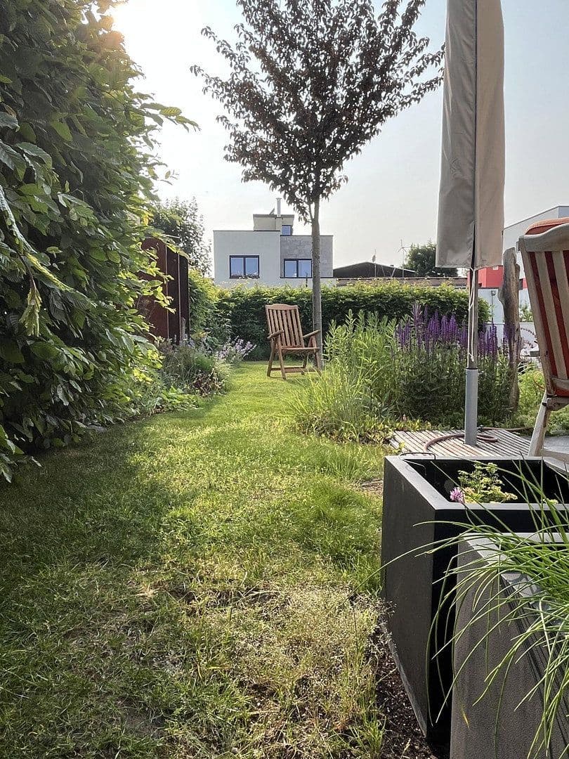 Prodej domu 173 m², pozemek 610 m², Zwenkau, Sasko Prodej domu 173 m², pozemek 610 m², Zwenkau, Sasko