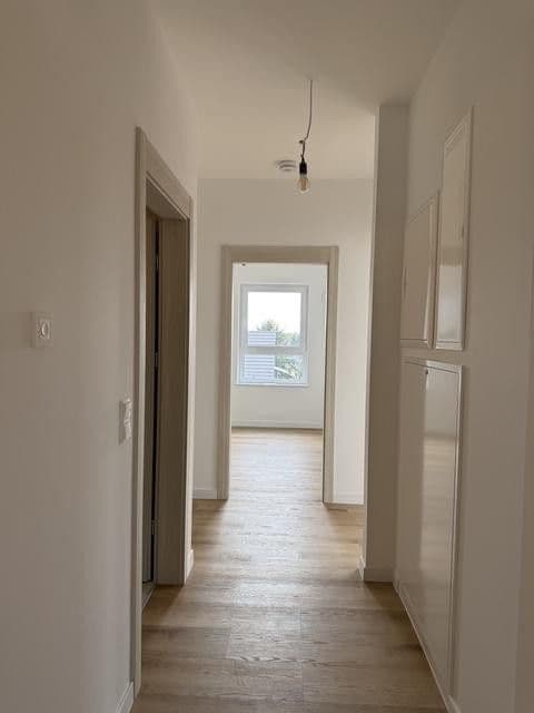 Pronájem bytu 4+1 110 m², Alt-Biesdorf 49, Berlin, Berlín Pronájem bytu 4+1 110 m², Alt-Biesdorf 49, Berlin, Berlín