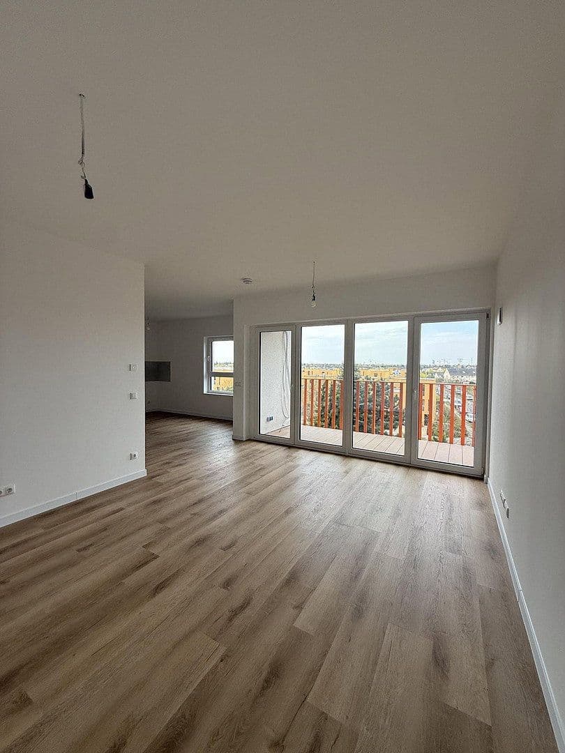 Pronájem bytu 4+1 110 m², Alt-Biesdorf 49, Berlin, Berlín Pronájem bytu 4+1 110 m², Alt-Biesdorf 49, Berlin, Berlín