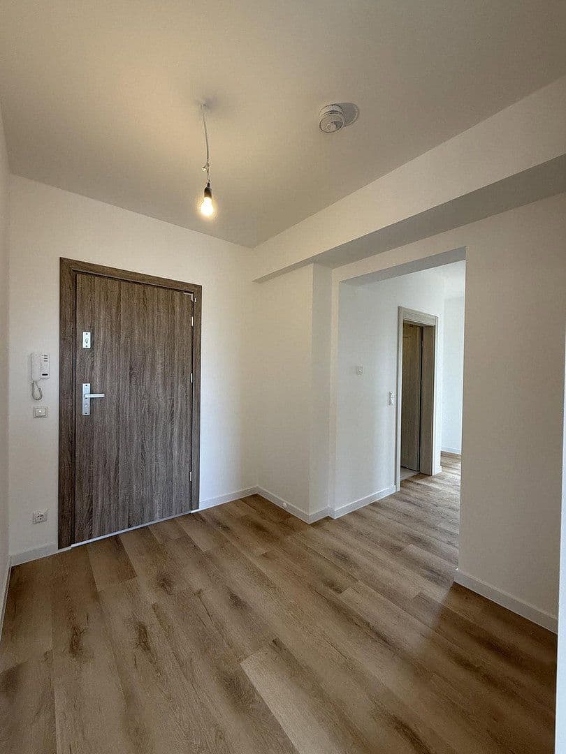 Pronájem bytu 4+1 110 m², Alt-Biesdorf 49, Berlin, Berlín Pronájem bytu 4+1 110 m², Alt-Biesdorf 49, Berlin, Berlín