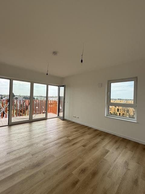 Pronájem bytu 4+1 110 m², Alt-Biesdorf 49, Berlin, Berlín Pronájem bytu 4+1 110 m², Alt-Biesdorf 49, Berlin, Berlín