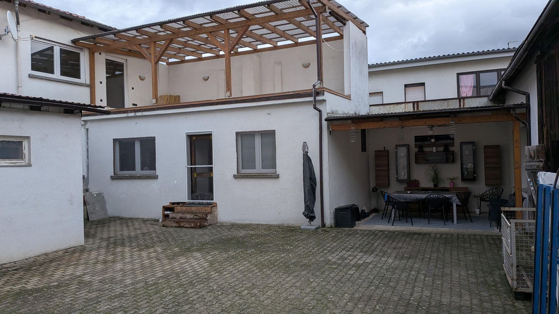 Prodej domu 193 m², pozemek 990 m², Oberhausen-Rheinhausen, Bádensko-Württembersko Prodej domu 193 m², pozemek 990 m², Oberhausen-Rheinhausen, Bádensko-Württembersko
