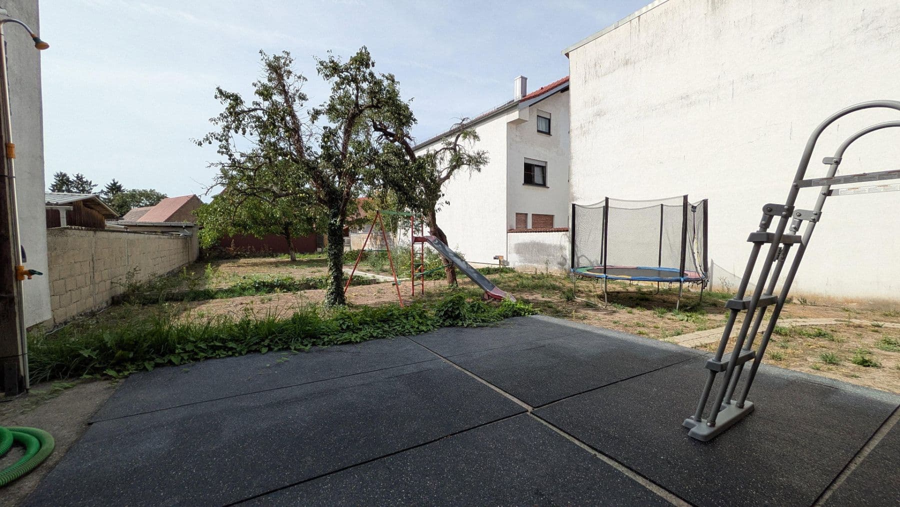 Prodej domu 193 m², pozemek 990 m², Oberhausen-Rheinhausen, Bádensko-Württembersko Prodej domu 193 m², pozemek 990 m², Oberhausen-Rheinhausen, Bádensko-Württembersko