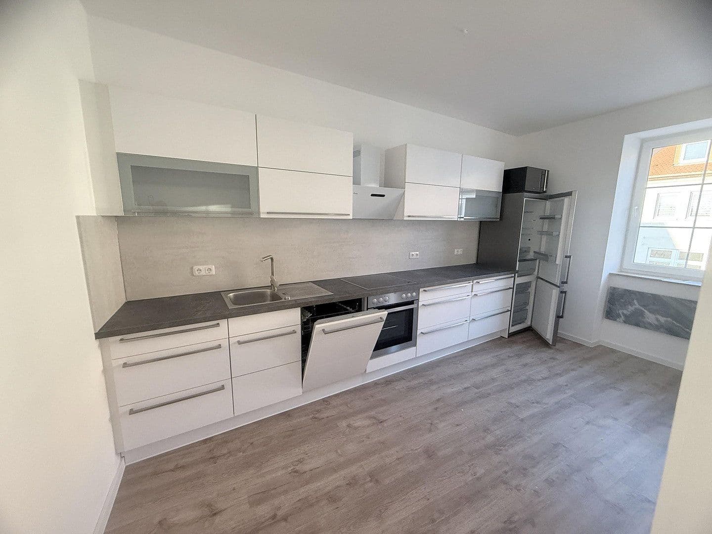 Pronájem bytu 2+1 65 m², Goethestadt Bad Lauchstädt, Sasko-Anhaltsko Pronájem bytu 2+1 65 m², Goethestadt Bad Lauchstädt, Sasko-Anhaltsko