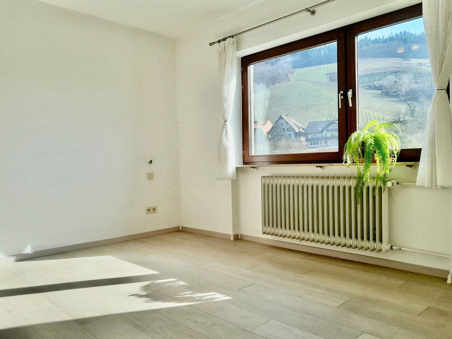 Pronájem bytu 3+1 100 m², Oberkirch, Bádensko-Württembersko Pronájem bytu 3+1 100 m², Oberkirch, Bádensko-Württembersko