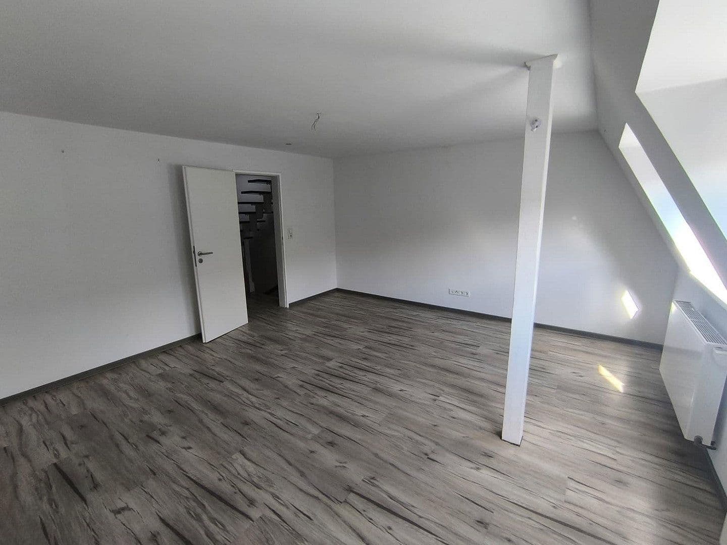 Prodej domu 103 m², pozemek 176 m², Meiergarten 17C, Ronnenberg, Dolní Sasko Prodej domu 103 m², pozemek 176 m², Meiergarten 17C, Ronnenberg, Dolní Sasko