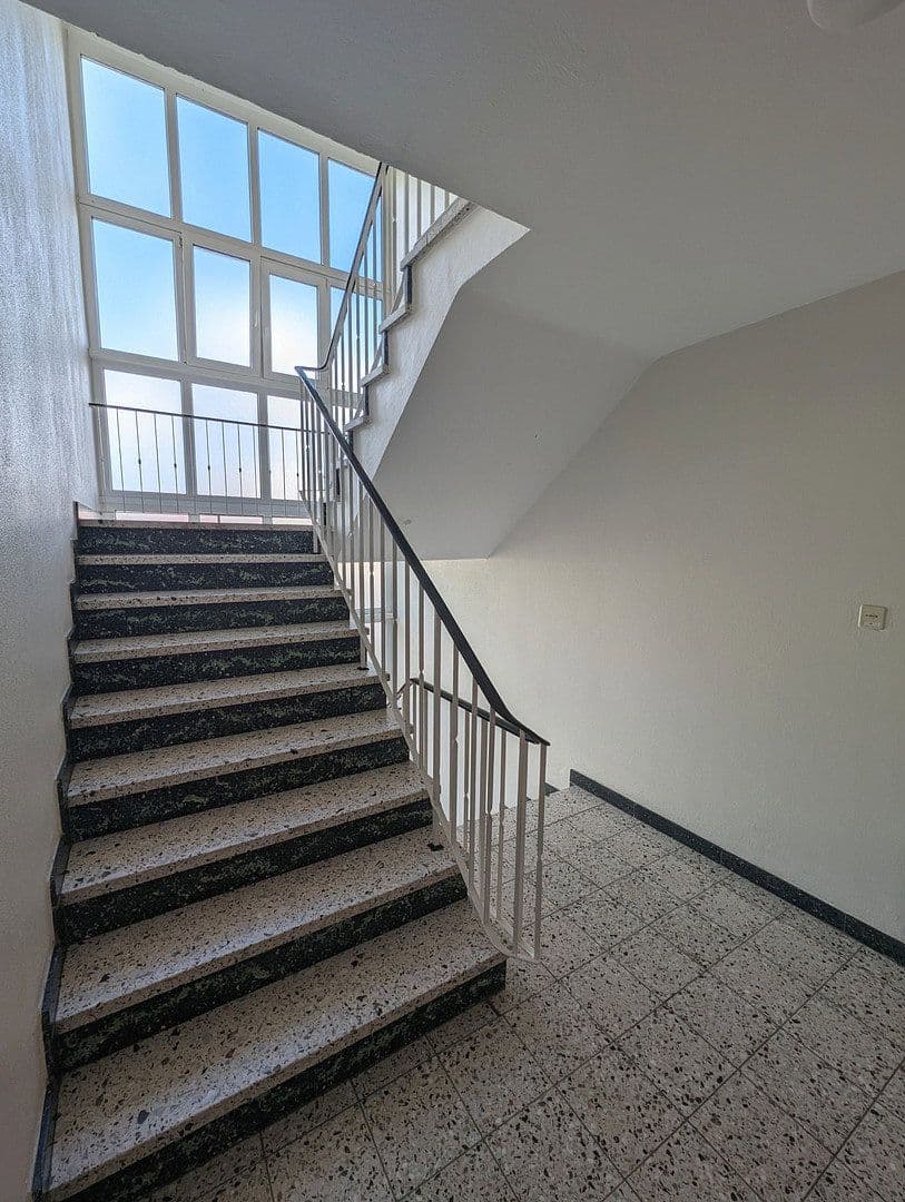 Pronájem bytu 3+1 95 m², Bremerhaven, Bremen Pronájem bytu 3+1 95 m², Bremerhaven, Bremen