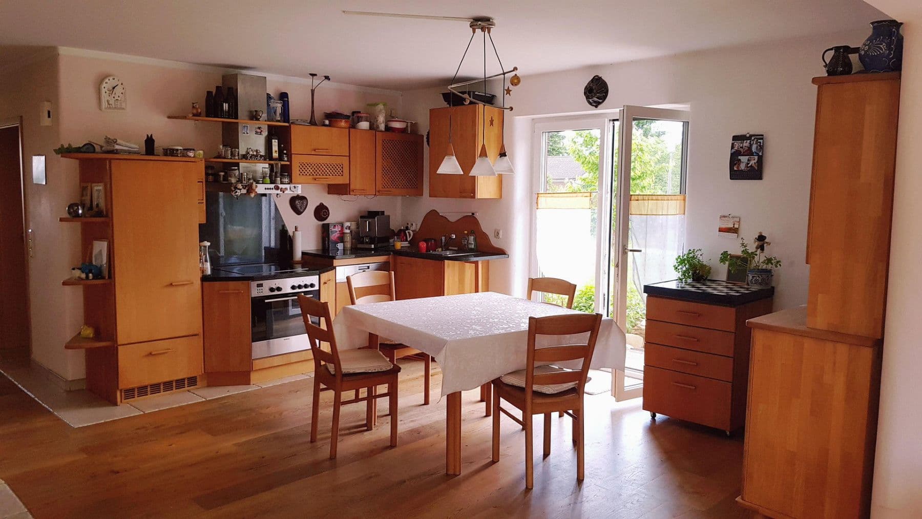 Prodej domu 160 m², pozemek 1.877 m², Höttingen, Bavorsko Prodej domu 160 m², pozemek 1.877 m², Höttingen, Bavorsko