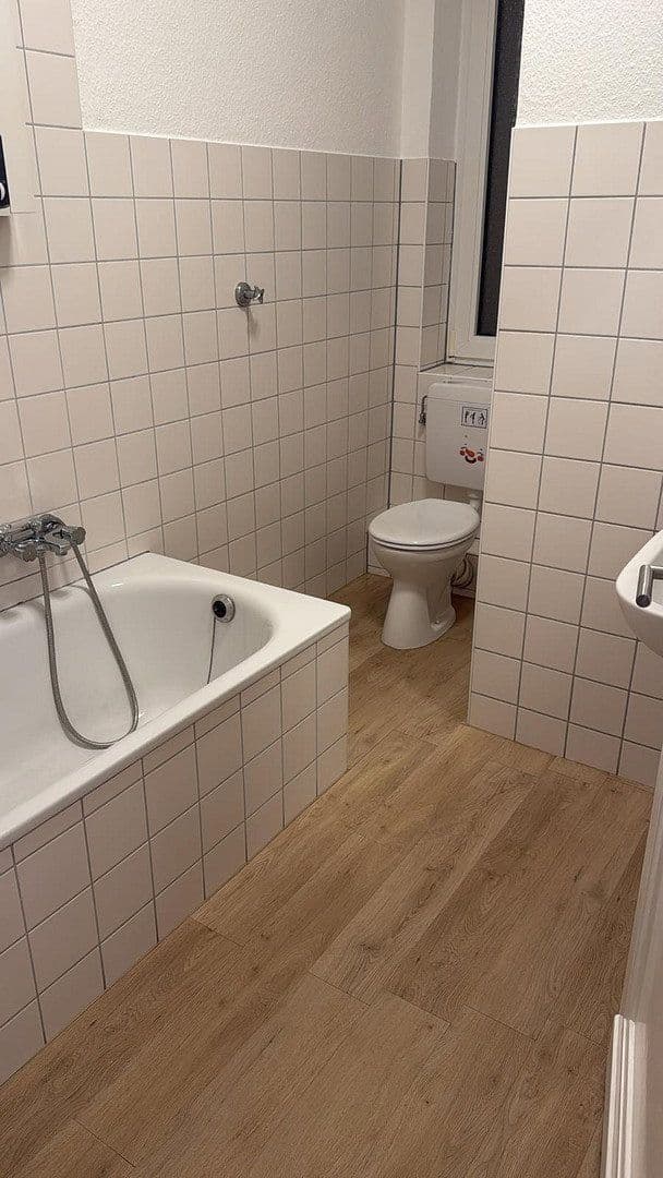 Pronájem bytu 3+1 70 m², Herwarthstr.99, Essen, Severní Porýní-Vestfálsko Pronájem bytu 3+1 70 m², Herwarthstr.99, Essen, Severní Porýní-Vestfálsko