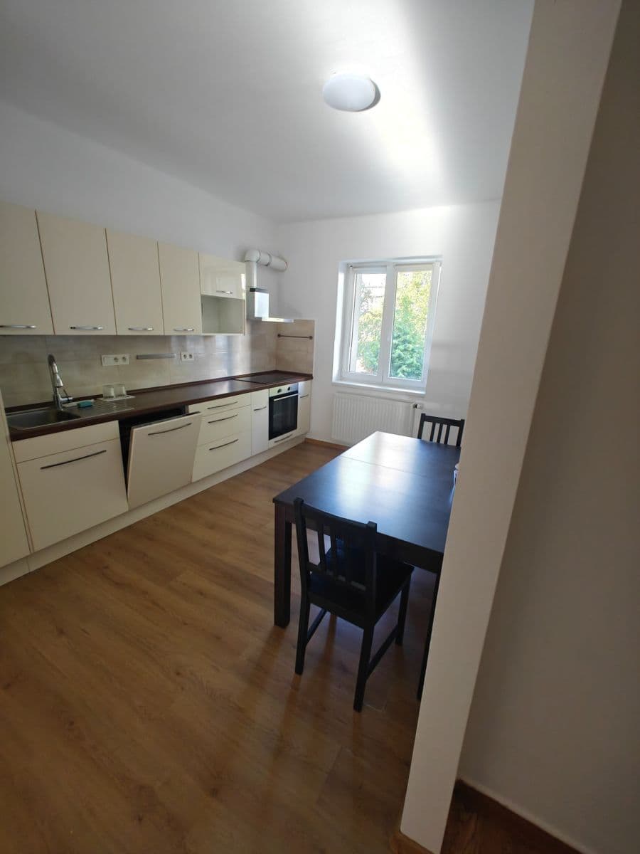 Prodej bytu 2+1 74 m², Ledenická, České Budějovice, Jihočeský kraj Prodej bytu 2+1 74 m², Ledenická, České Budějovice, Jihočeský kraj