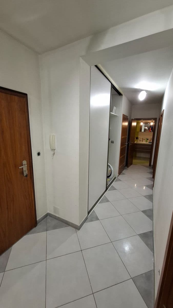 Pronájem bytu 3+kk 70 m², U Hostavického potoka, Praha, Praha Pronájem bytu 3+kk 70 m², U Hostavického potoka, Praha, Praha