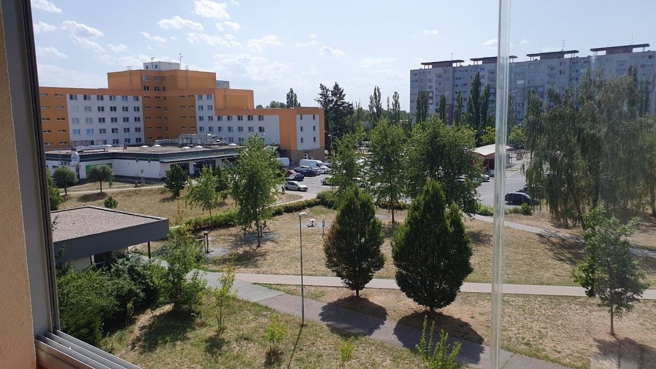 Pronájem bytu 1+kk 32 m², Jana Masaryka, Hradec Králové, Královéhradecký kraj Pronájem bytu 1+kk 32 m², Jana Masaryka, Hradec Králové, Královéhradecký kraj