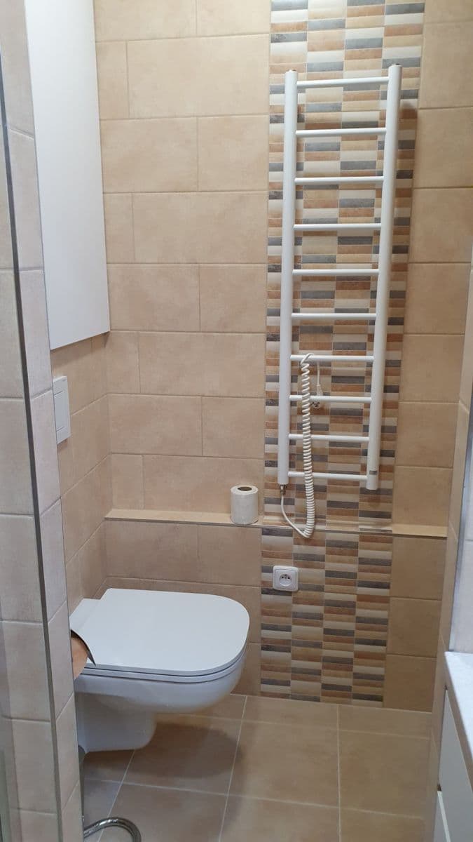 Pronájem bytu 1+kk 32 m², Jana Masaryka, Hradec Králové, Královéhradecký kraj Pronájem bytu 1+kk 32 m², Jana Masaryka, Hradec Králové, Královéhradecký kraj