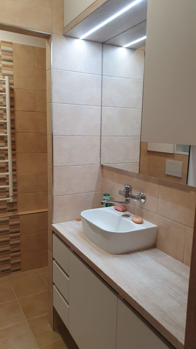 Pronájem bytu 1+kk 32 m², Jana Masaryka, Hradec Králové, Královéhradecký kraj Pronájem bytu 1+kk 32 m², Jana Masaryka, Hradec Králové, Královéhradecký kraj