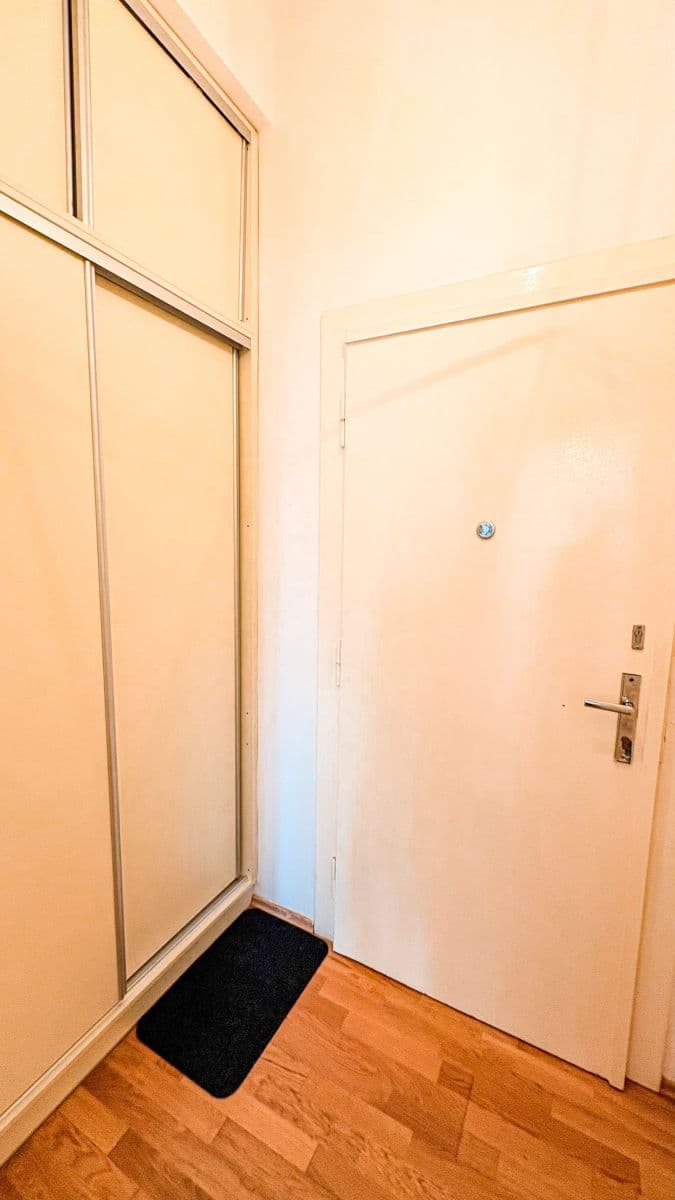 Pronájem bytu 34 m², Sportovní, Praha, Praha Pronájem bytu 34 m², Sportovní, Praha, Praha