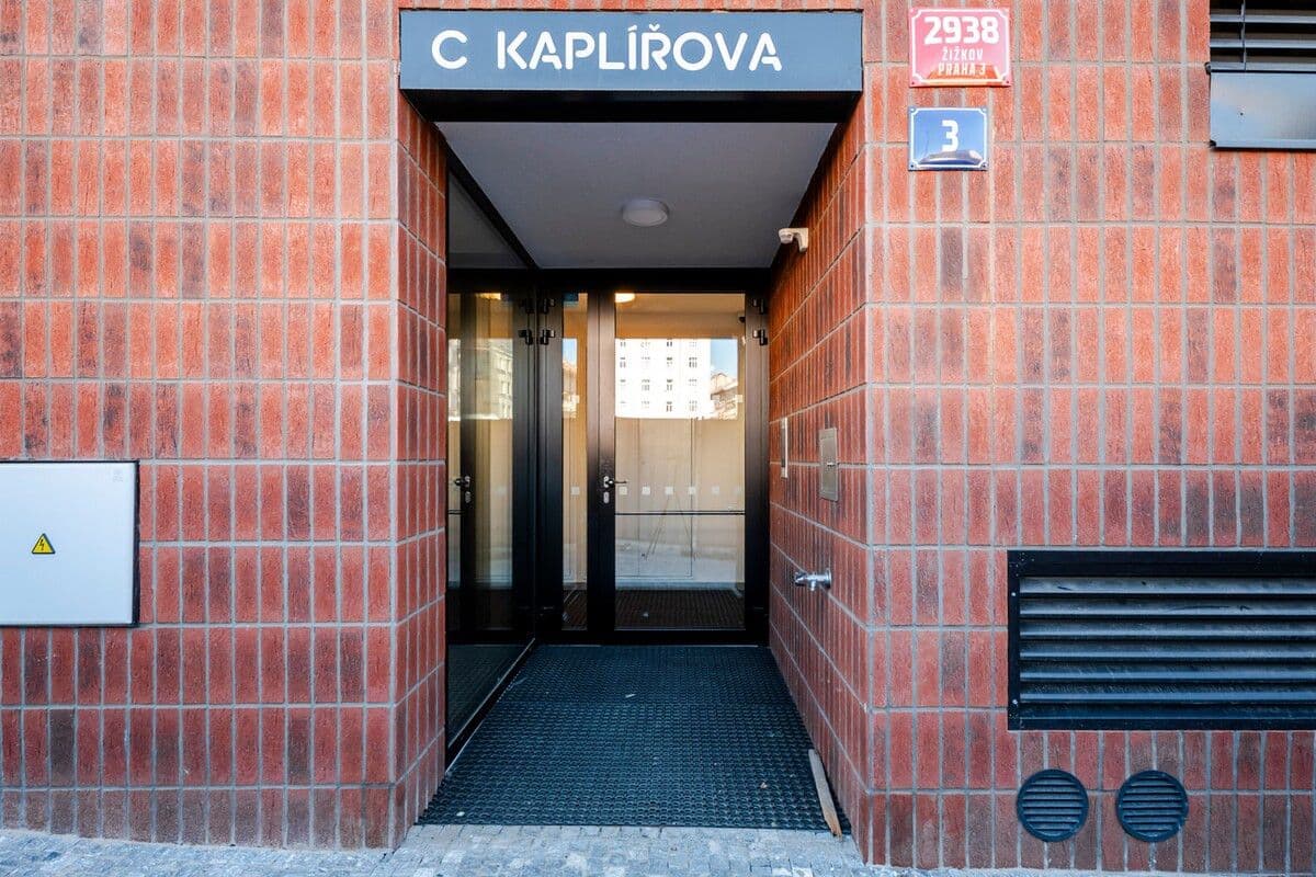 Pronájem bytu 45 m², Kaplířova, Praha, Praha Pronájem bytu 45 m², Kaplířova, Praha, Praha