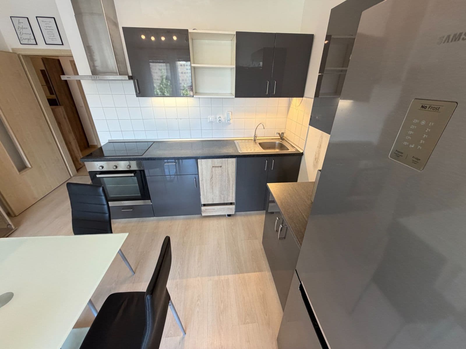 Pronájem bytu 2+kk 49 m², Hornoměcholupská, Praha, Praha Pronájem bytu 2+kk 49 m², Hornoměcholupská, Praha, Praha