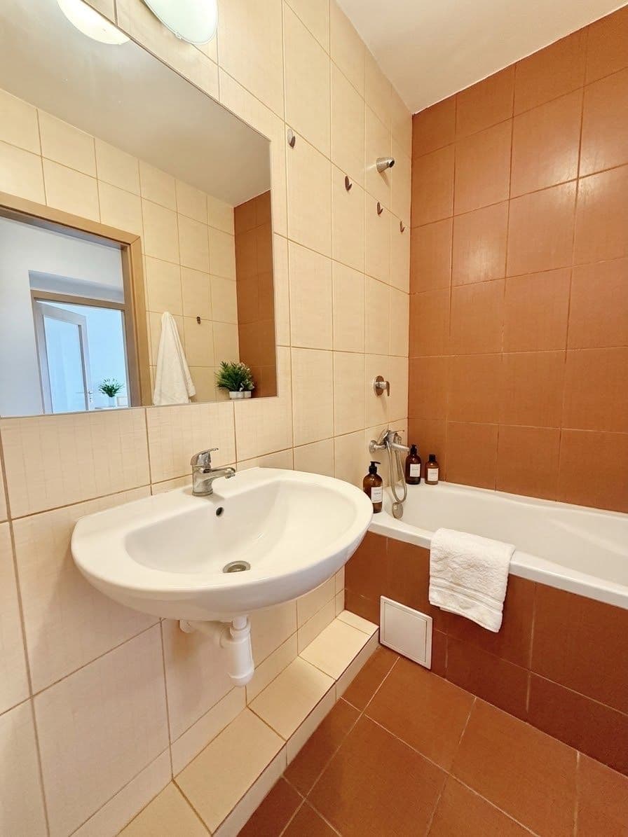 Prodej bytu 2+kk 44 m², Sokolovská, Čelákovice, Středočeský kraj Prodej bytu 2+kk 44 m², Sokolovská, Čelákovice, Středočeský kraj