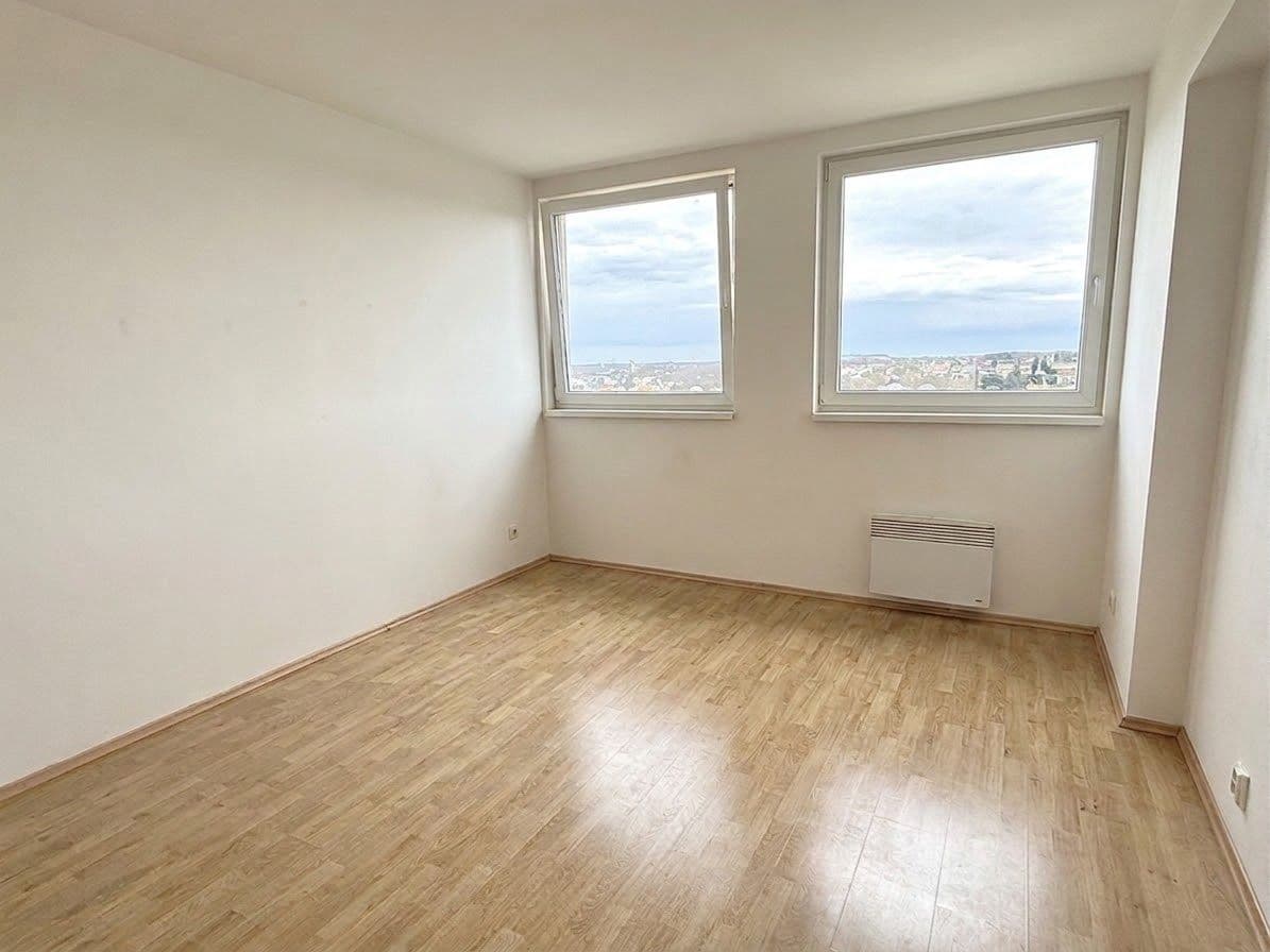 Prodej bytu 2+kk 44 m², Sokolovská, Čelákovice, Středočeský kraj Prodej bytu 2+kk 44 m², Sokolovská, Čelákovice, Středočeský kraj