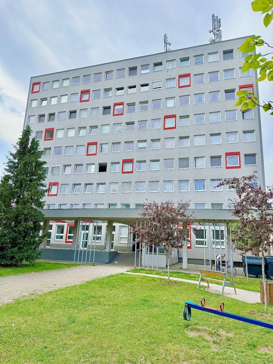 Prodej bytu 2+kk 44 m², Sokolovská, Čelákovice, Středočeský kraj Prodej bytu 2+kk 44 m², Sokolovská, Čelákovice, Středočeský kraj